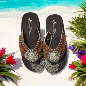 Montana West Brown Sandals with Rhinestone Embellishments